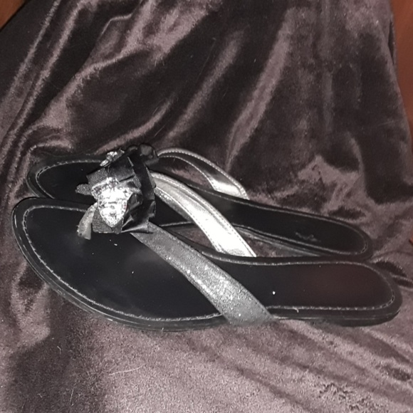 ⚡Guess black flat flip flops- ribbon& bling - Picture 2 of 8